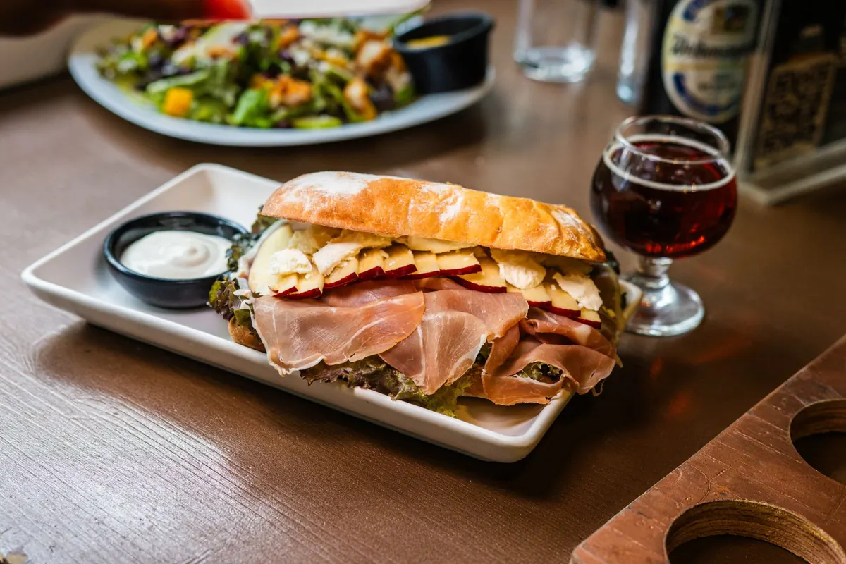 Best Cotswolds Pub Lunch: How to Choose Between a Village Inn and a Gastropub